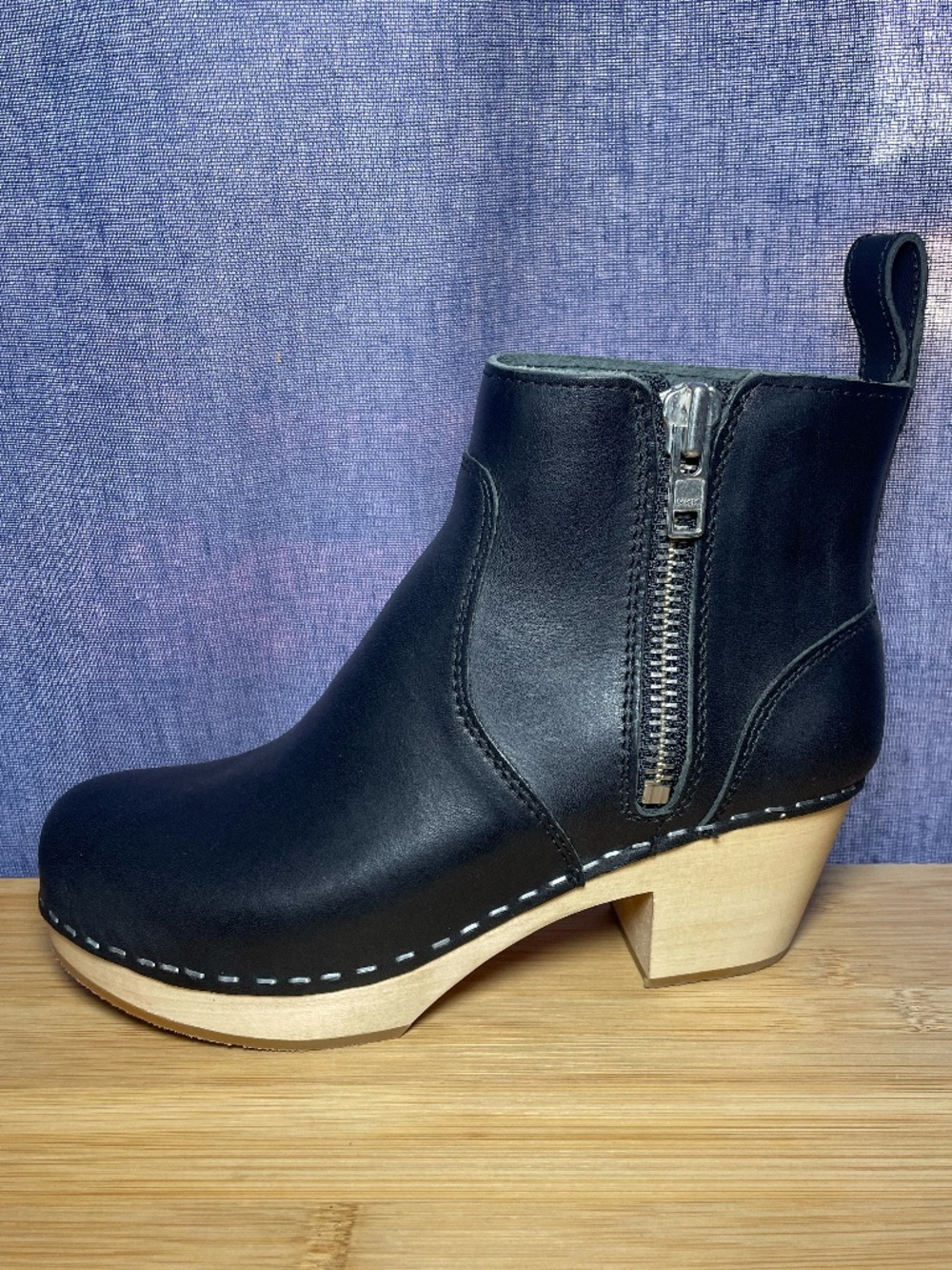 Swedish Hasbeens Zip It Emy Black Leather Side Zip Boots Clogs Sz 38 8 EUC!